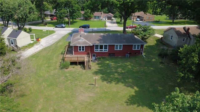 1728 S Berry Road, Independence, MO 64057