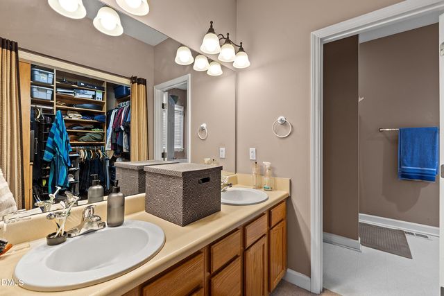 1916 Spanish Bay Court, Raleigh, NC 27604