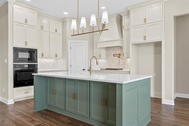 109 Water View Lane, Robinson, TX 76706