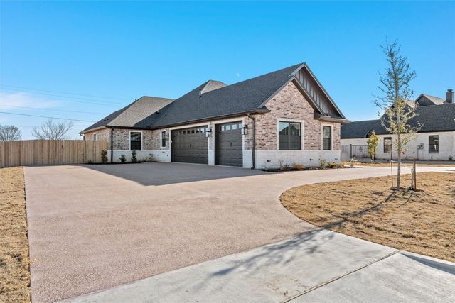 109 Water View Lane, Robinson, TX 76706