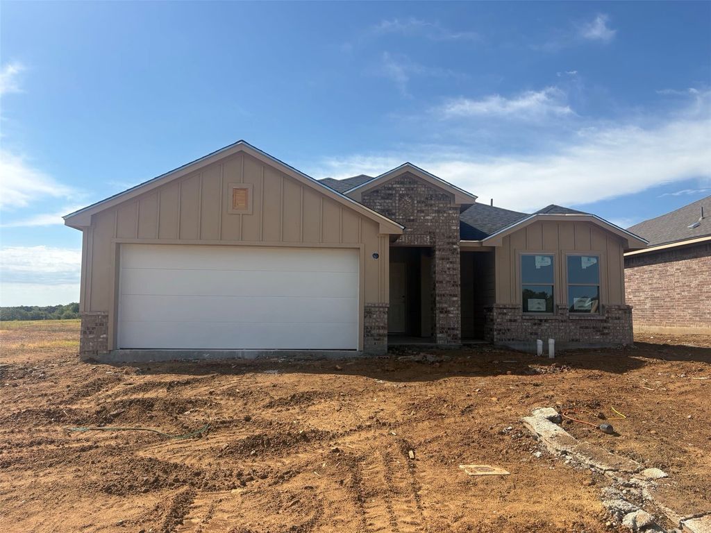 2404 Acacia Road, Keene, TX 76031 — photo 4