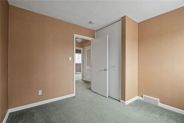 3831 Tomahawk Trail SE, Cedar Rapids, IA 52403