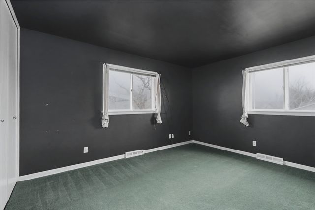 3831 Tomahawk Trail SE, Cedar Rapids, IA 52403