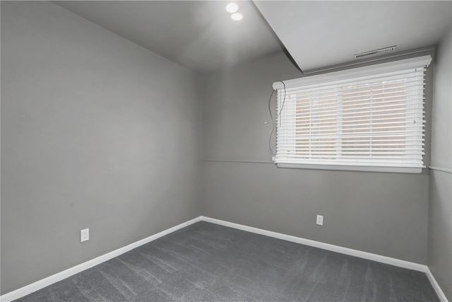 3831 Tomahawk Trail SE, Cedar Rapids, IA 52403