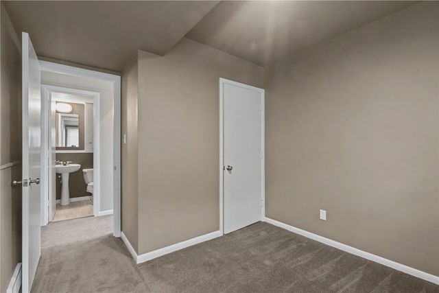 3831 Tomahawk Trail SE, Cedar Rapids, IA 52403