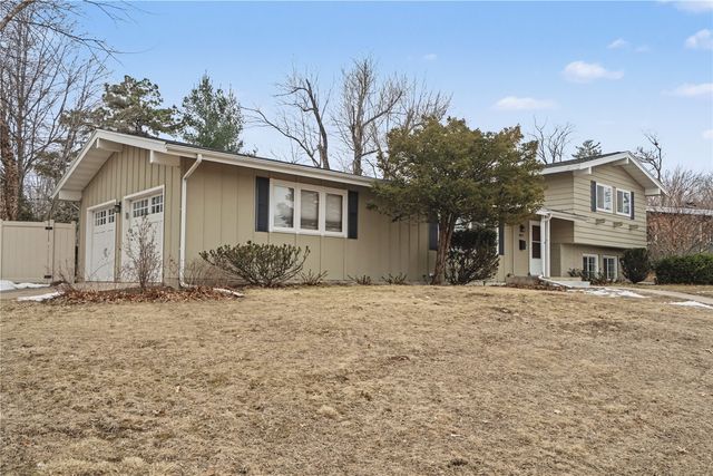 3831 Tomahawk Trail SE, Cedar Rapids, IA 52403