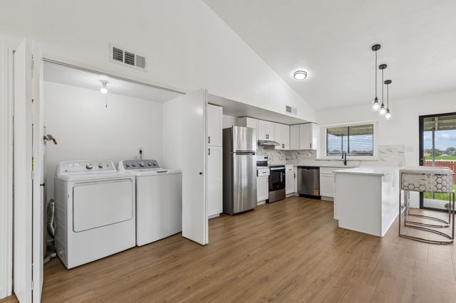 2217 Sharpshire Lane, Arlington, TX 76014