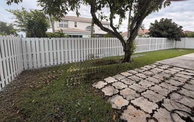 19089 NW 23rd Court, Pembroke Pines, FL 33029