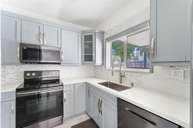 379 NE 31st Ave 379, Homestead, FL 33033