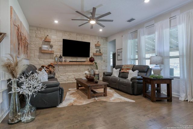 1531 Esser Xing, New Braunfels, TX 78132