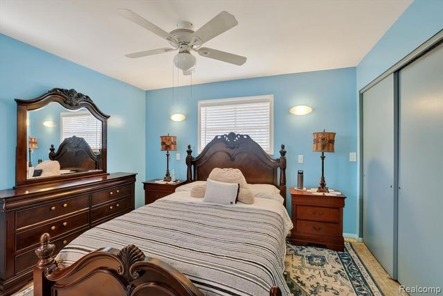 516 Sunnyslope Drive, Flushing, MI 48433