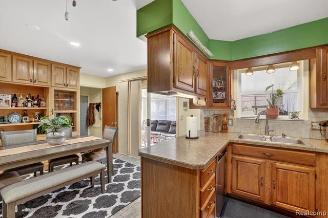 516 Sunnyslope Drive, Flushing, MI 48433