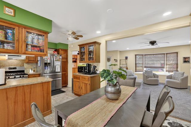 516 Sunnyslope Drive, Flushing, MI 48433