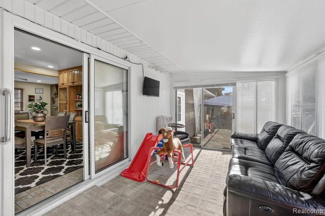 516 Sunnyslope Drive, Flushing, MI 48433