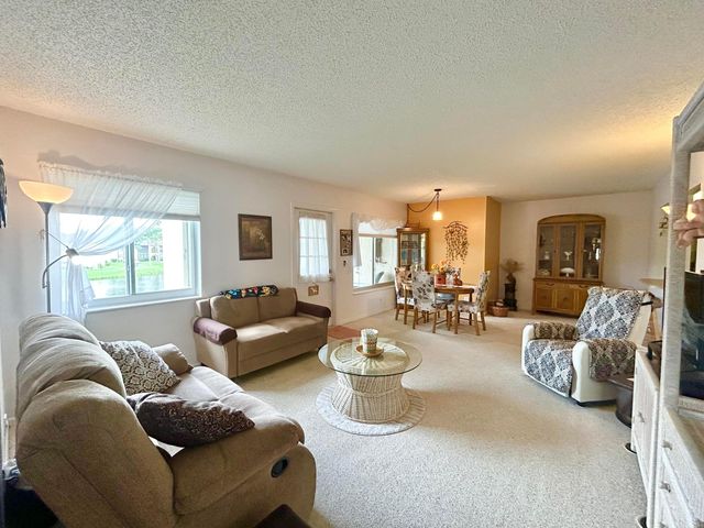 132 LAKE PINE Circle B-2, Greenacres, FL 33463