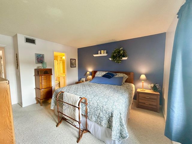 132 LAKE PINE Circle B-2, Greenacres, FL 33463