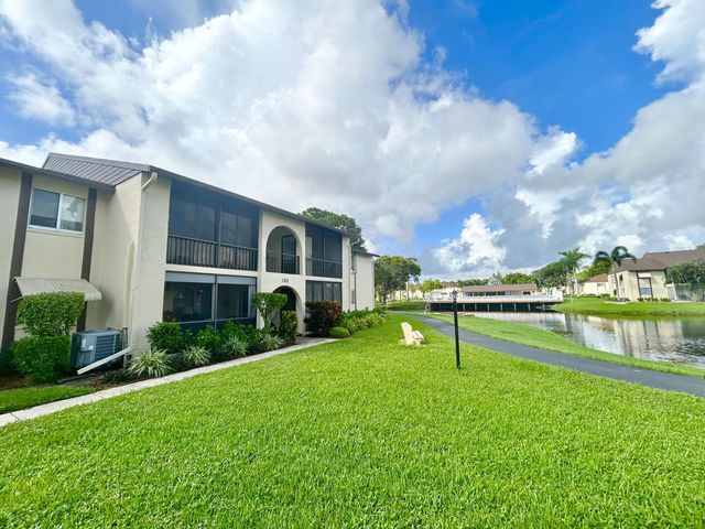 132 LAKE PINE Circle B-2, Greenacres, FL 33463