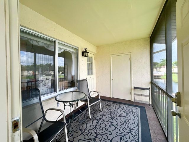 132 LAKE PINE Circle B-2, Greenacres, FL 33463