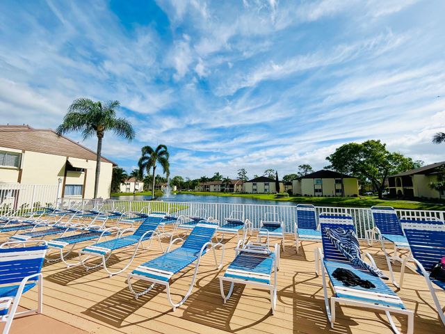 132 LAKE PINE Circle B-2, Greenacres, FL 33463
