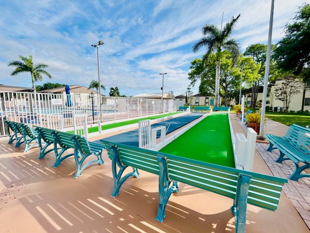 132 LAKE PINE Circle B-2, Greenacres, FL 33463