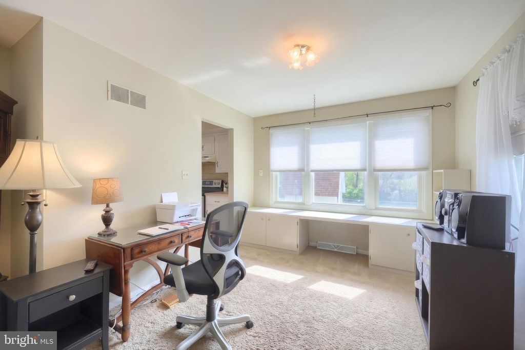 Image 12 of property listing at 4150 BAHN AVE, York, PA 17408