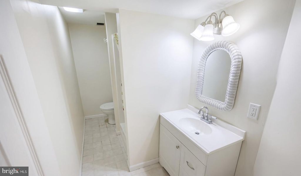 Image 27 of property listing at 4150 BAHN AVE, York, PA 17408