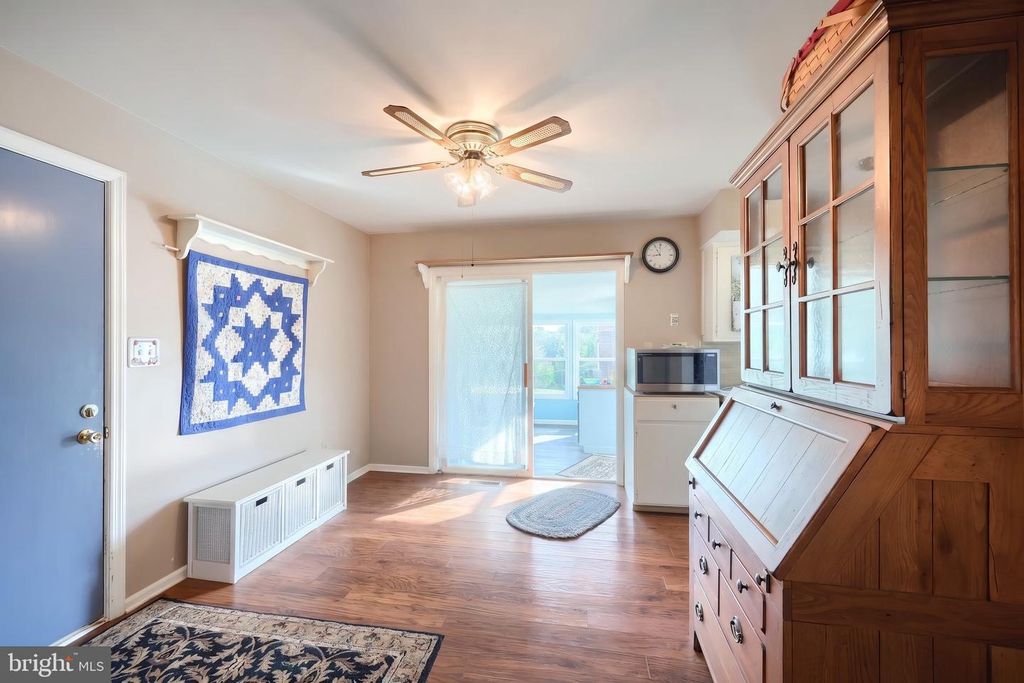 Image 8 of property listing at 4150 BAHN AVE, York, PA 17408