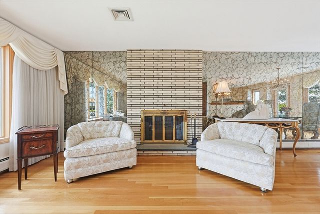 71 Case Dr, Revere, MA 02151