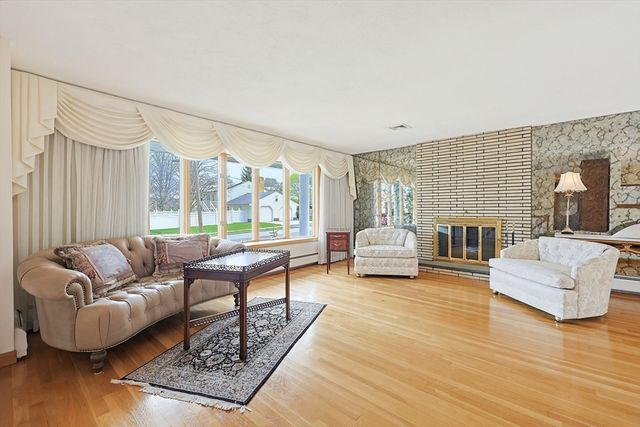 71 Case Dr, Revere, MA 02151