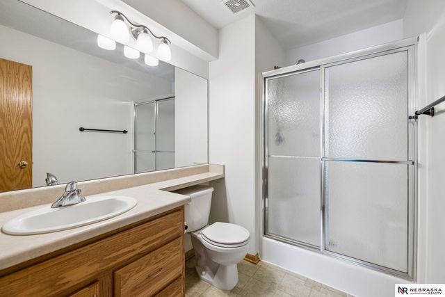 1541 Bordeaux Road, Lincoln, NE 68522