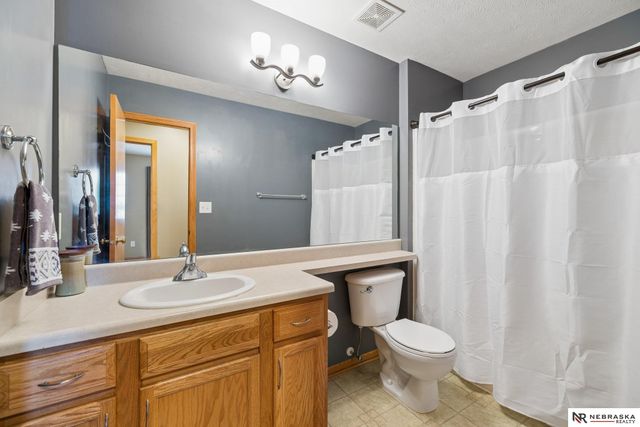 1541 Bordeaux Road, Lincoln, NE 68522