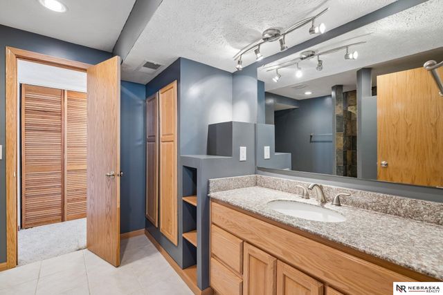 1541 Bordeaux Road, Lincoln, NE 68522