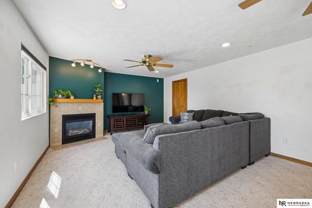 1541 Bordeaux Road, Lincoln, NE 68522