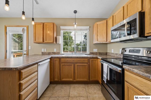 1541 Bordeaux Road, Lincoln, NE 68522