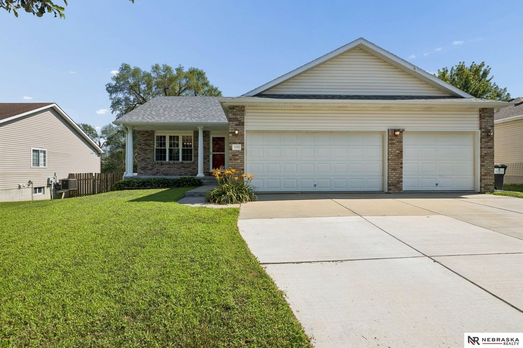 1541 Bordeaux Road, Lincoln, NE 68522