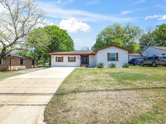 1806 N Preston Street, Ennis, TX 75119