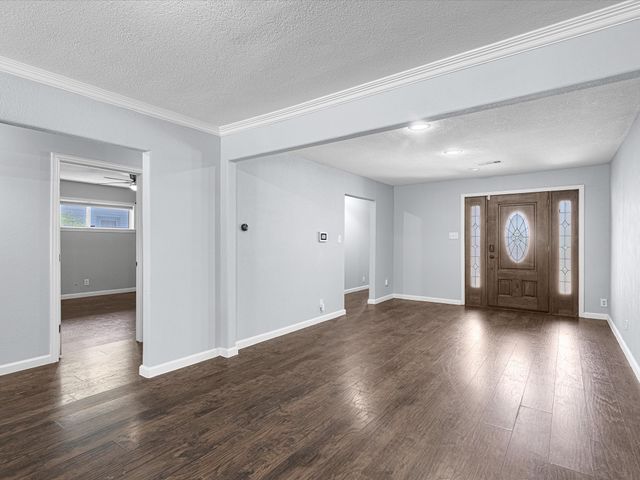 1806 N Preston Street, Ennis, TX 75119