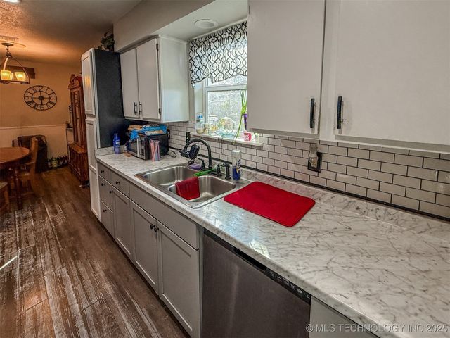 15721 W Clyde Maher, Tahlequah, OK 74464