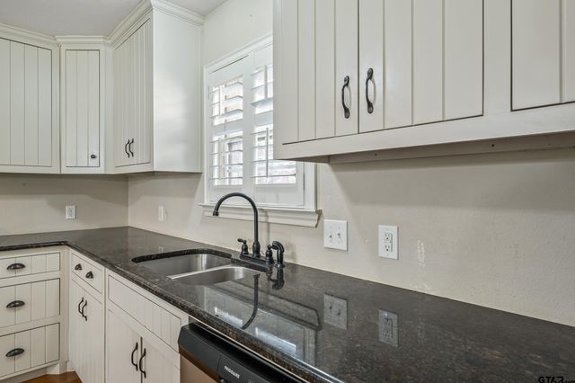 126 County Road 2318, Mineola, TX 75773