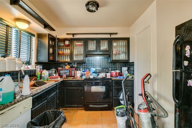 868 Shrubbery Lane, Las Vegas, NV 89110