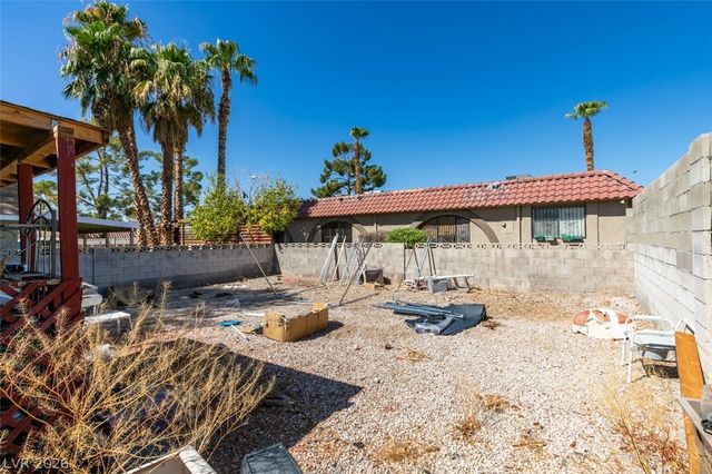868 Shrubbery Lane, Las Vegas, NV 89110