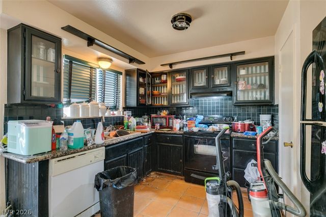 868 Shrubbery Lane, Las Vegas, NV 89110