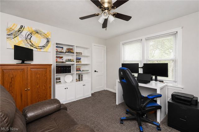 1421 Castlewood Avenue SW, North Canton, OH 44720