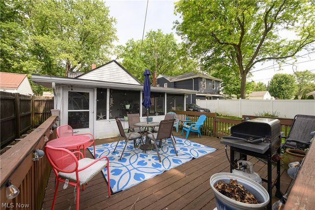 1421 Castlewood Avenue SW, North Canton, OH 44720