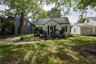 1421 Castlewood Avenue SW, North Canton, OH 44720