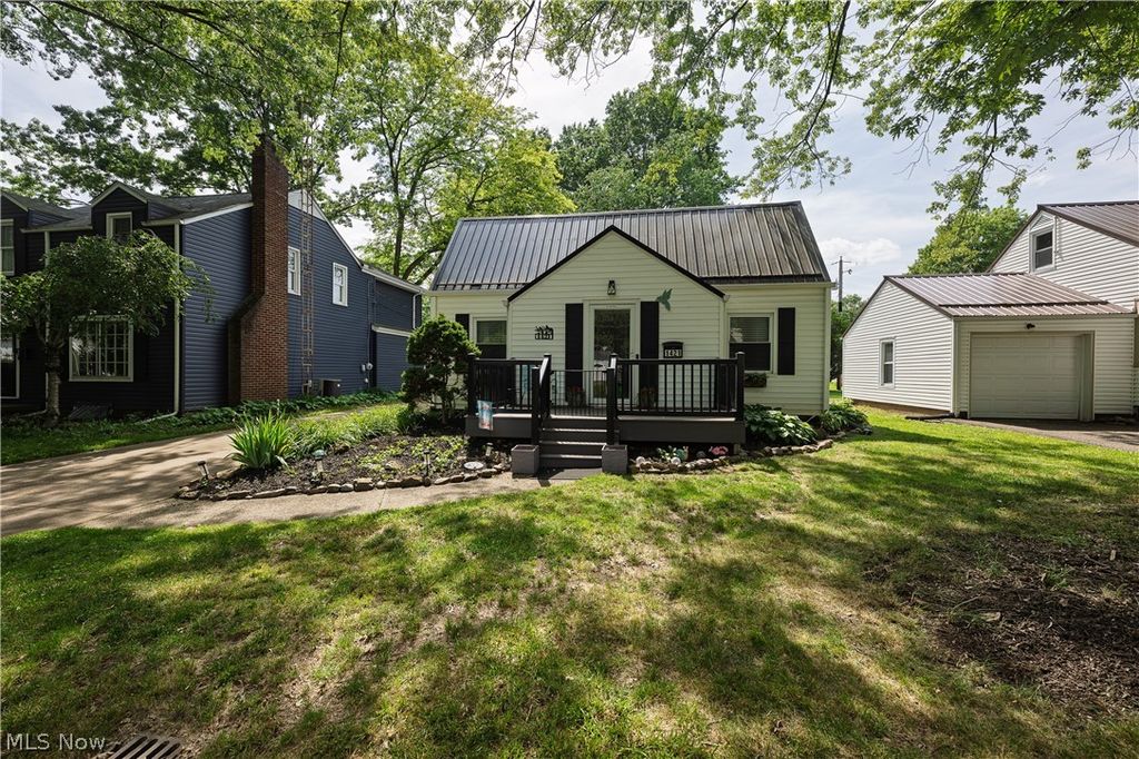 1421 Castlewood Avenue SW, North Canton, OH 44720