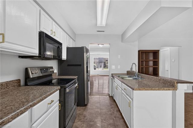 254 Bridgewater DR, Newport News, VA 23603