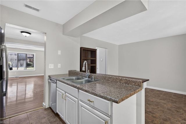 254 Bridgewater DR, Newport News, VA 23603