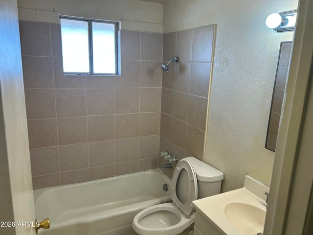 4220 N Granada Drive, Eloy, AZ 85131