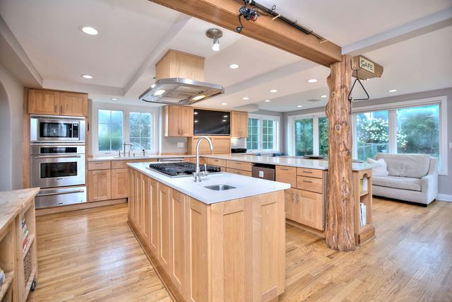 8 Bauer Place, Westport, CT 06880